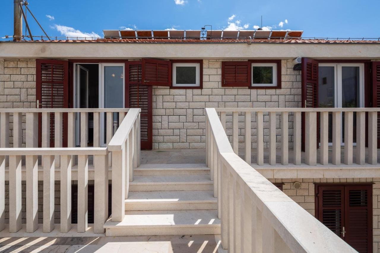 Beachfront Xxl - 2 Apartments Together - ロクヴァ・ロゴズニツァ エクステリア 写真